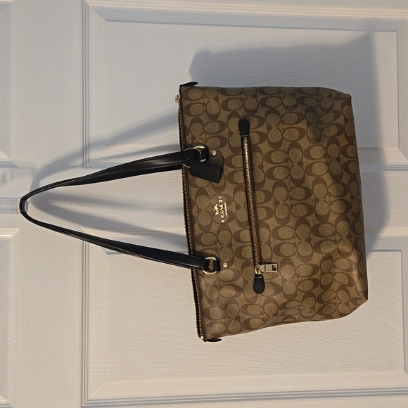 Coach shoulder bag like new - Picture 1 of 14